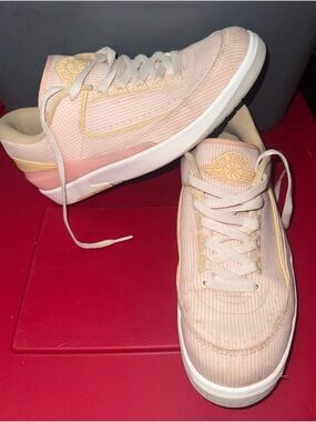 Nike Low-Top Sneakers in Light Pink and Cream